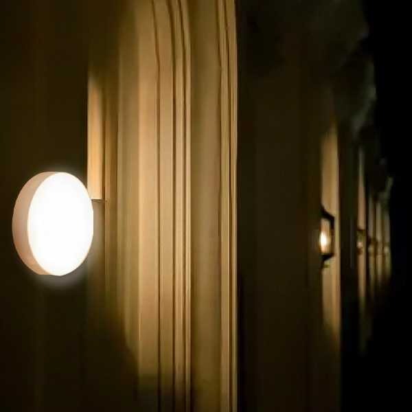 Lampada LED intelligente con sensore di movimento - immagine 9